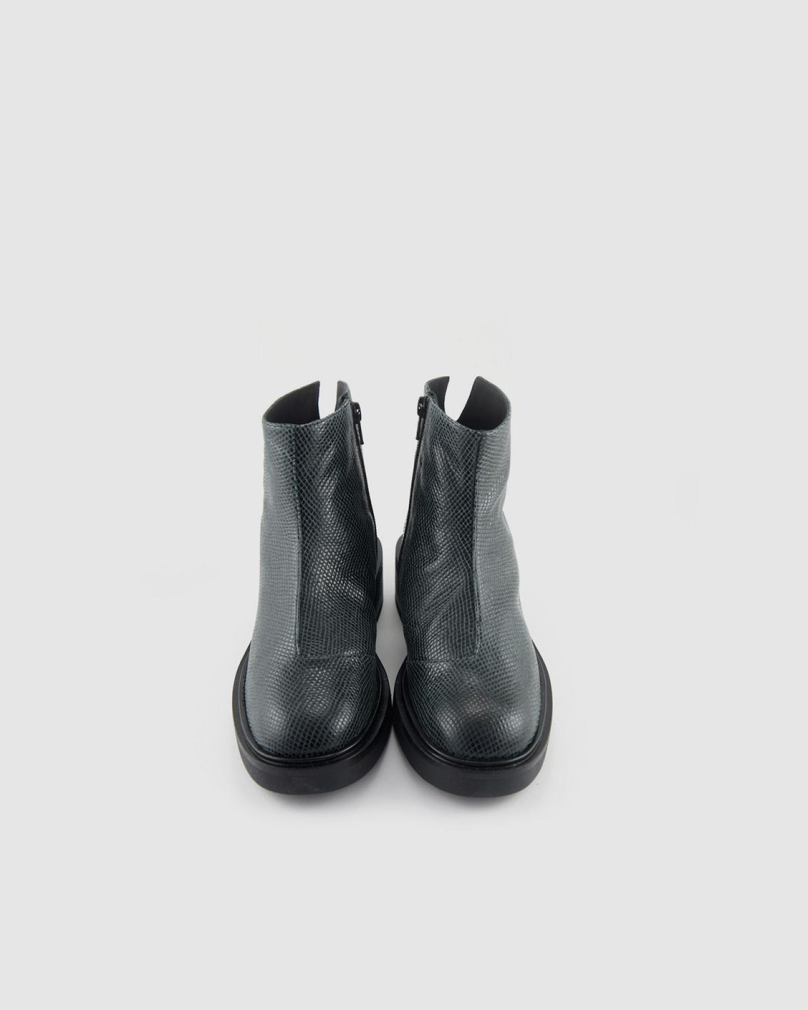 THIRON Oluchi 010225